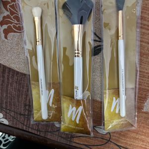 Myglamm Brush