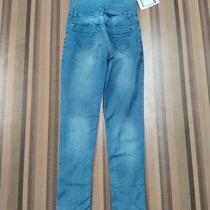 U-76 Size 28 Slim Fit Women Denim Jeans