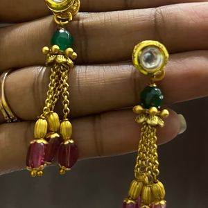 Golden Radiance: Chain & Earrings Set**