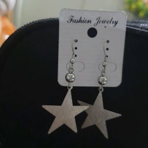 🌟  Star Earing