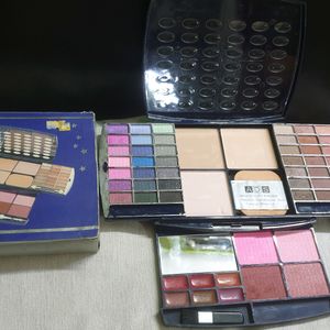 Large Eyeshadow Kit With Compact