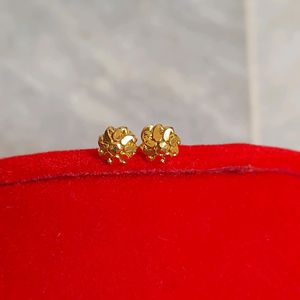 Beautiful New Flower Desine Studs