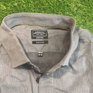 Arrow Shirt -polyester Wore Twice .. 40 Size