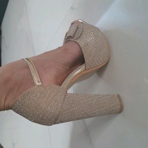 New High Heels Golden Color 5 Inches .new