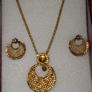 Golden Colour Jwellery Set For Women