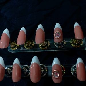 Press On Nails(Rosabella)