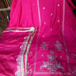 Majenta clr embroidery work or sippi paip jari