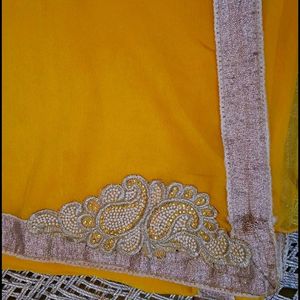 beautiful duble shade saree.