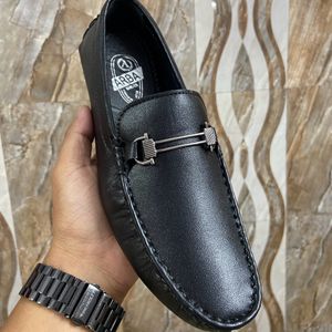 Soft And Comfortable Black Loafers