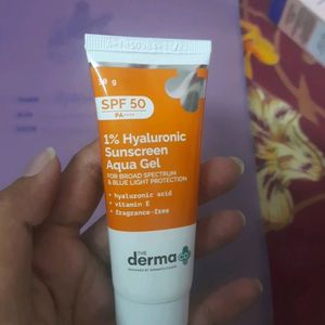 The Derma Co 1% Hyaluronic Acid Sunscreen