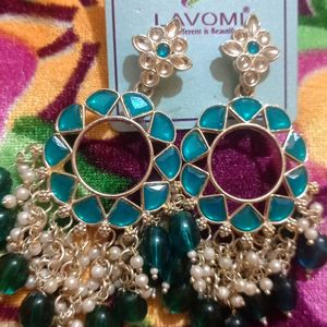 Medium Size Earring With Peral Kundan