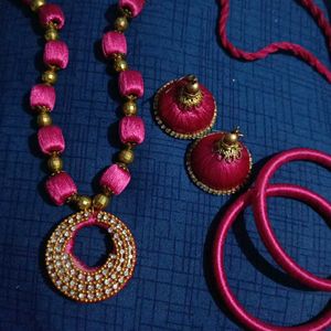 Jwellery Set Of Pink Thread