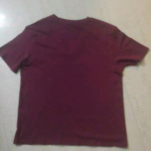 burgundy T shirt