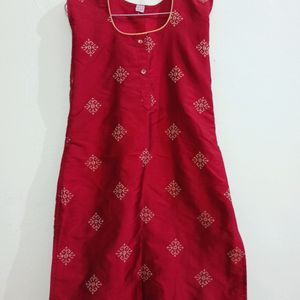 Art Silk Chery 🍒 Read Sleeveless Kurti