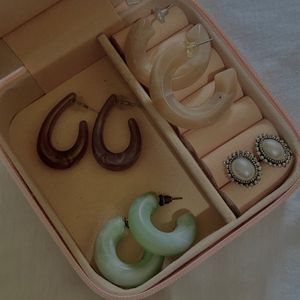 4 Combo Pearl Earrings