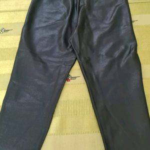 ZARA Shiny leggings with an elasticated waistband