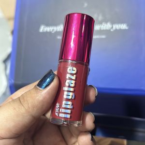 Nykaa Lip Glaze Raspberry Ganache