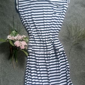 Stripped Dress With Buckle For Belt