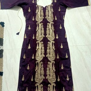 Women's embroidery KurtaBust 34