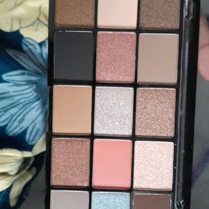 Makeup Revolution London Eyeshadow Palette