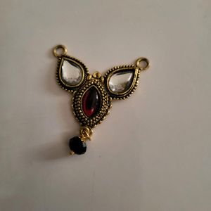 Trending Jhumka ..2 Pendant With Free Saree Pin