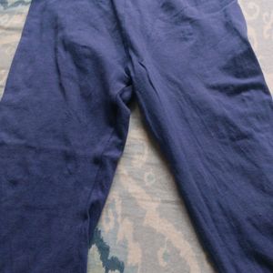 Leggings In Good Condition. Has One Hole At Back