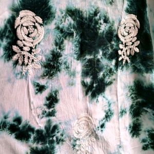 Chikankari Tye And Dye