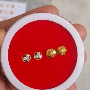 Beautiful New Shaining Stone Studs 2 Pairs