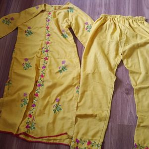 Kurta Set With Pent