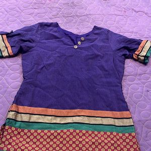 Sort Kurti