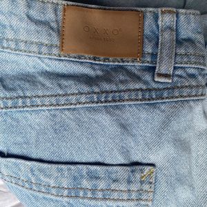 Ultra High Straight Fit Jeans