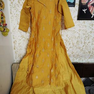 Women Ethnic Gown