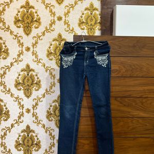 DARK BLUE EMBROIDERED JEAN