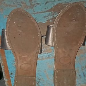 Used Flat For Women