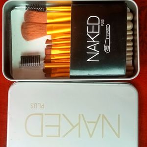 Naked Plus Make-up 12 Brush