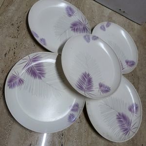 5 Quater Size Plates Plastic