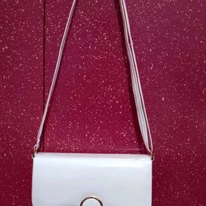 STYLISH  WHITE SLING BAG