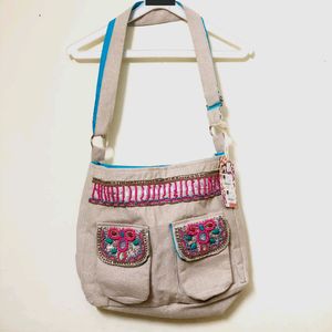 BRAND NEW SLING BAG FOR SALE !!!!