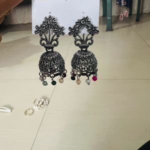 Set of 4: Jhumki, hair clips, earrings Combo