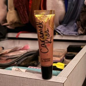 VICTORIA SECRET CARAMEL KISS LIP GLOSS