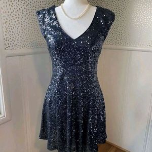 FOREVER 21 Medium Midnight Blue Sequin Prom/Cockta