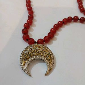 Red/Marron Glass Beads With Stone Studded Locket