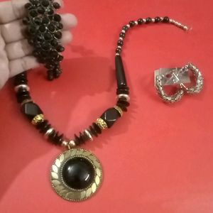 Necklace ,Earings ,Brecelete