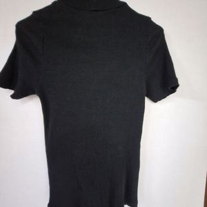 Black Color Ribbed Top