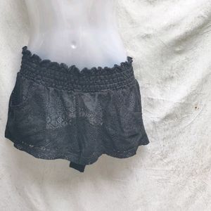 SEXY BLACK COLOUR SHORTS