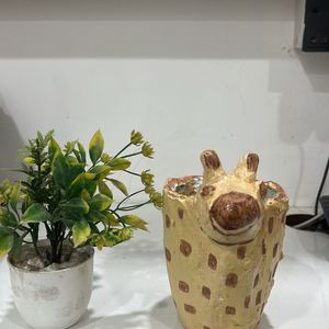 Animal Giraffe Shape Pot With Artificial Plant