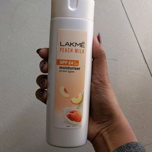 Lakme Moisturizer With SPF Sunscreen