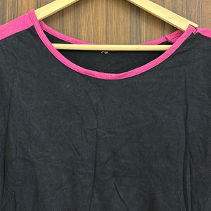 Black Round Neck T-shirt With Pink Border