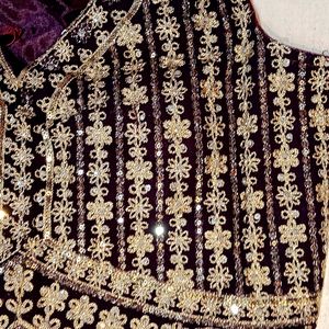 Marun Lehenga