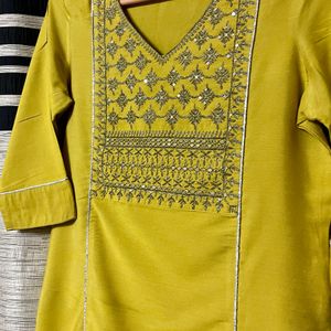 Embroidered Straight Kurta